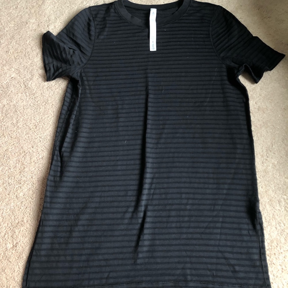 Black lululemon shirt